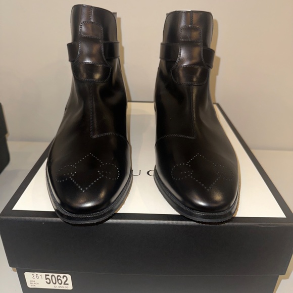 Gucci Leather Ankle Boot with Kingsnake Buckle - Picture 5 of 7